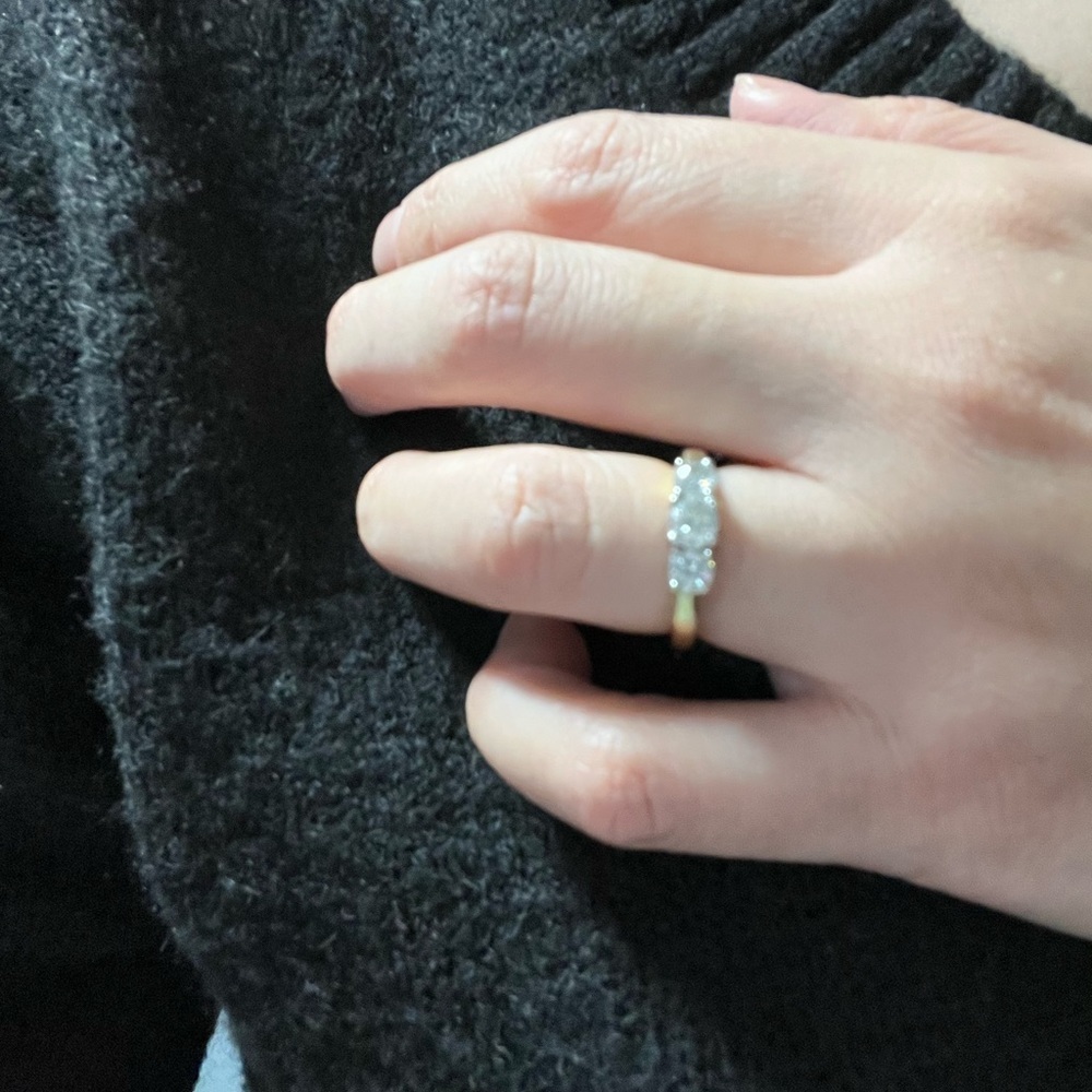 1.00 CT. T.W. Diamond Three Stone Ring in 14K Gold - Picture 3 of 13